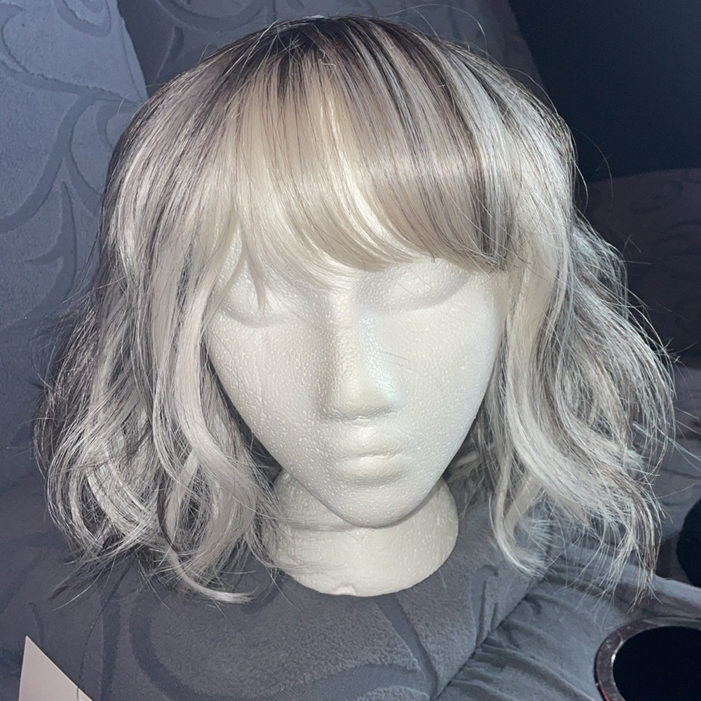 Cysterwigs bleach blonde and black/grey wig.